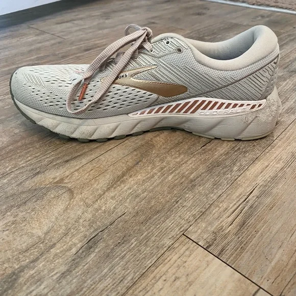 Brooks adrenaline running shoes - Picture 8 of 10